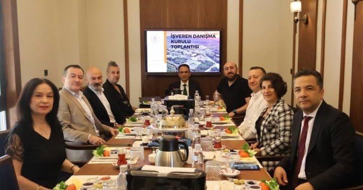 BUÜ Veteriner Fakültesi Dekanlığı tarafından düzenlenen İşveren Danışma Kurulu Toplantısı’na katıldık.