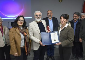 Bursa VHO olarak BAOB dayanışmasını çok önemsiyor, akademik odaların etkinliklerine destek veriyoruz.