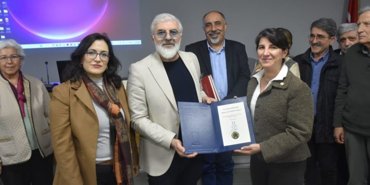 Bursa VHO olarak BAOB dayanışmasını çok önemsiyor, akademik odaların etkinliklerine destek veriyoruz.