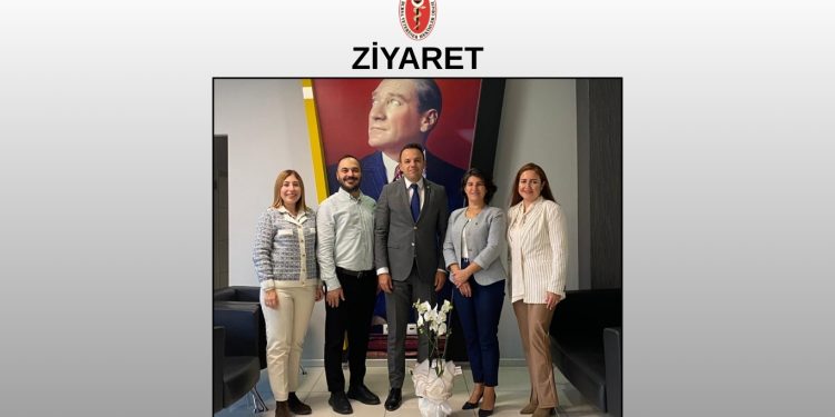 Bursa Eczacı Odası’ndan Bursa Veteriner Hekimler Odası 2026-2028 çalışma dönemi için kutlama ziyareti